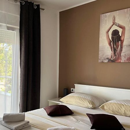 Apartments Matea Tisno Kültér fotó