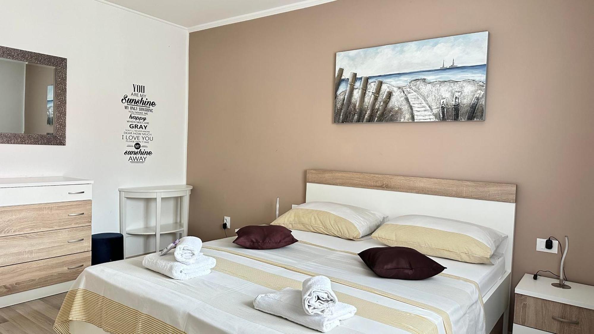 Apartments Matea Tisno Kültér fotó